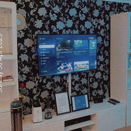 Lovely 2 Bed Flat/Apt In East London- Nice Estate. Dagenham Eksteriør bilde