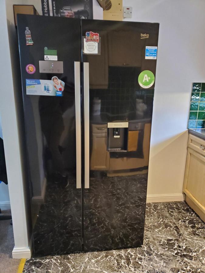 Lovely 2 Bed Flat/Apt In East London- Nice Estate. Dagenham Eksteriør bilde