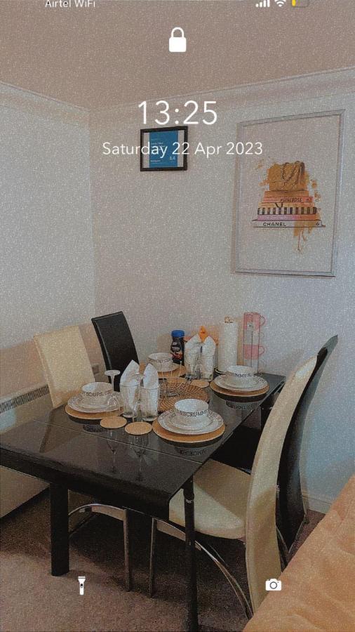 Lovely 2 Bed Flat/Apt In East London- Nice Estate. Dagenham Eksteriør bilde