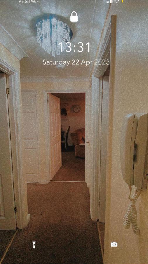 Lovely 2 Bed Flat/Apt In East London- Nice Estate. Dagenham Eksteriør bilde