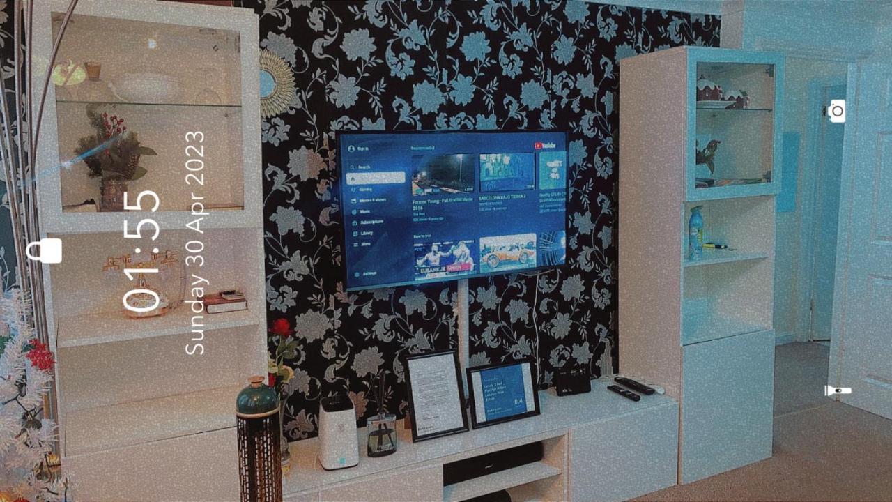 Lovely 2 Bed Flat/Apt In East London- Nice Estate. Dagenham Eksteriør bilde